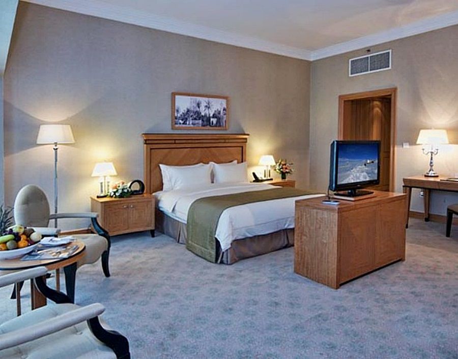 Wiseman Grand Hotel Doha Exteriör bild A room at the hotel
