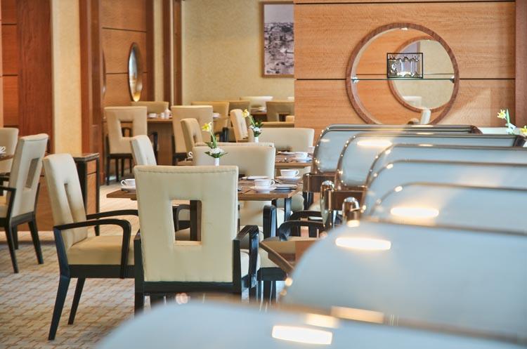 Wiseman Grand Hotel Doha Exteriör bild The interior of the lounge