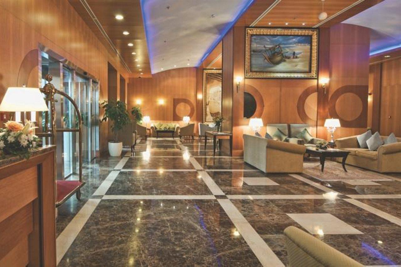 Wiseman Grand Hotel Doha Exteriör bild Lobby